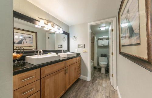 Partial Lake View Stunning Deluxe King Studio #125 at Donner Lake Village - Foto 4