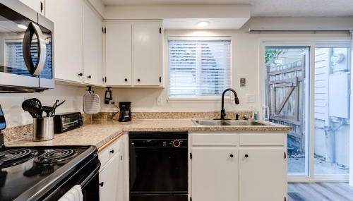 Retreat near UO, Autzen Stadium, Amazon Park (# 1) - Foto 5, stove, dishwasher, pet friendly, minibar