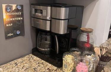 Downtown Louisville Condo- King Bed, Near Sites - Foto 10