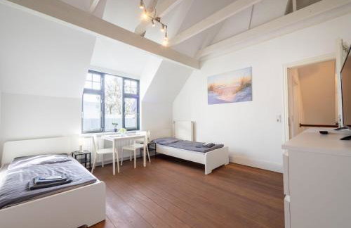 Grosse-Monteurwohnung-in-Villa-4-Zimmer-8-Personen-WLAN-TV-Kueche-Ahrensburg-Naehe-Hamburg-AGRP1202 - Photo 3
