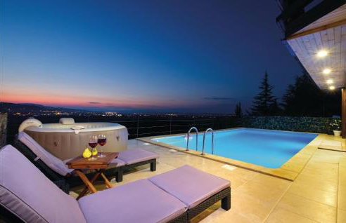 Beautiful Home In Samobor With Kitchen - Photo 12