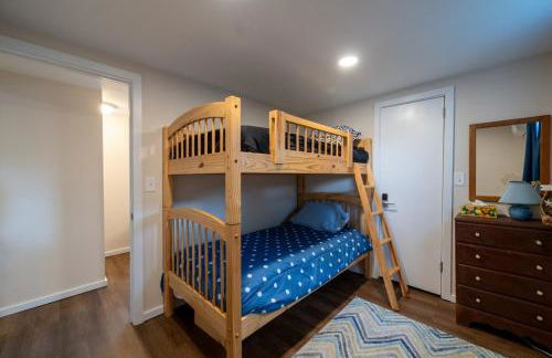 Waterfront Cottage at Highland Lake with Dock - Foto 3