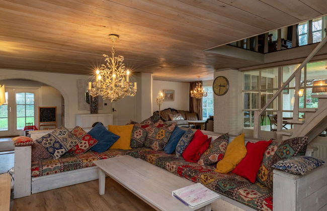 Charming Beach Villa With Thatched Roof - Photo 16