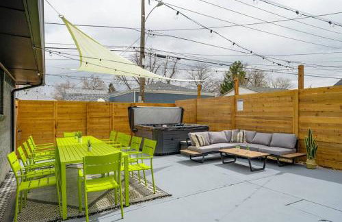 Wild West Disco Haus! Sleeps 12, Hot Tub + Gym! - Foto 3