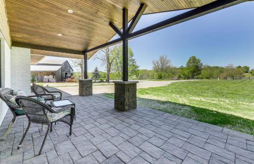 Dry Ridge Farmhouse with Hot Tub and Game Room! - Foto 2