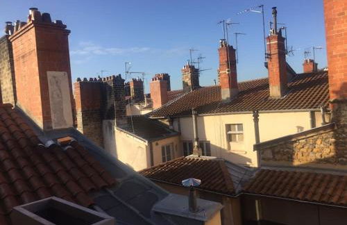 Le silence des toits / Silence under the roofs - Photo 2