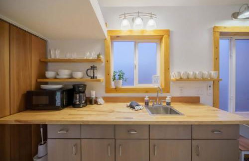 #StayInMyDistrict Overlook Backyard Tiny Suite - Photo 9