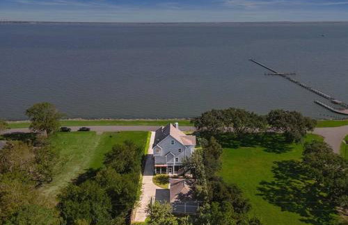 Stunning bayfront home with spacious deck and incredible Galveston Bay views - Foto 52