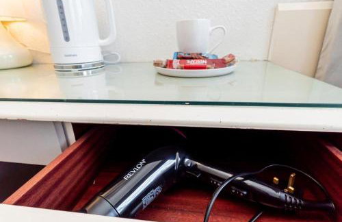 Contractor Stay above bar and restaurant - Foto 23