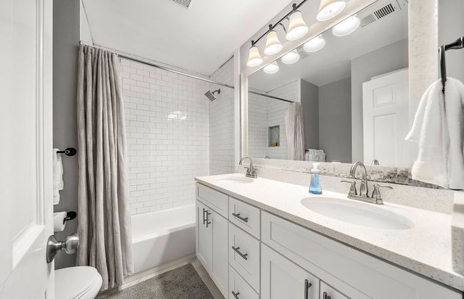 Beautiful Large Newly Renovated 5 Bedroom House - Foto 27