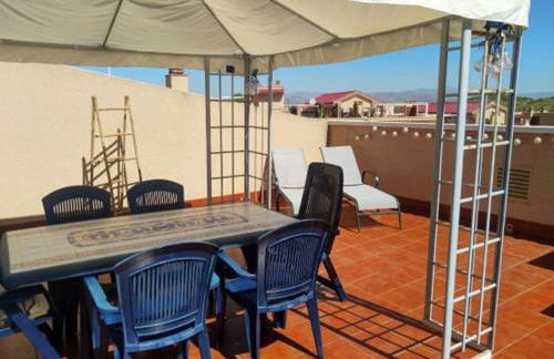 Preciosa casa con terraza y piscina R106 by Novadesta - Foto 15