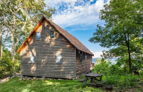 Mountain cabin w hot tub & deck views - Photo 12