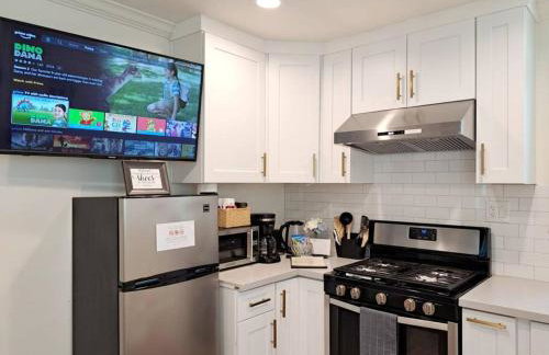 Cozy 2B1B Guest House with Private Entrance and Parking - Foto 12