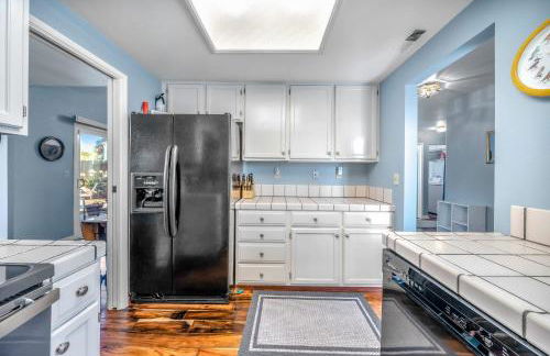 Succulents and Seashells - Coastal Paradise by Beach - Foto 8