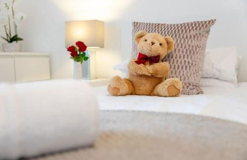 Stylish 3 Bed, 3 Bath, Garden & Drive for 2 cars - Foto 21