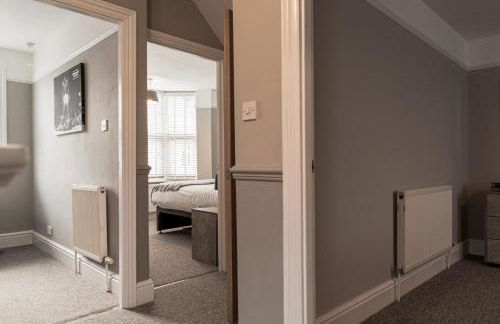 Comfortable 5-Bedroom House in Cheltenham - Foto 24