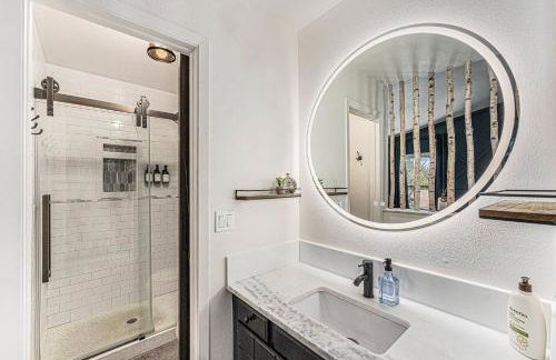 All-In-One Retreat Spa, Gym, Fun Room & Location! - Foto 27