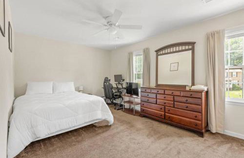 Prime Location 2 BR Oasis with Washer and Dryer - Foto 6