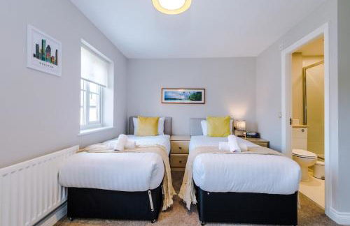 Charming Townhome Retreat, close to Manchester - Photo 20