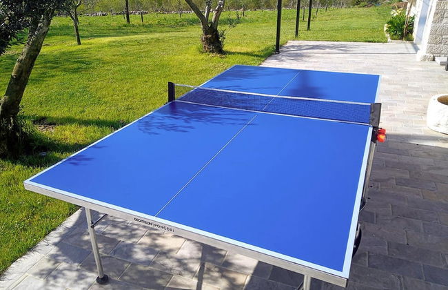 Stylish Villa With Swimming Pool and Garden - Photo 30