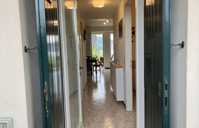 Mamma Ciccia Holiday Home - Front Lake Apartment, beach and swimming pool - Foto 3