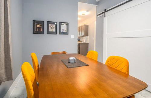 Prime Walnut Hills, 5min to UC, Lux King Beds, Sleep 6ppl, Smart TVs - Foto 28