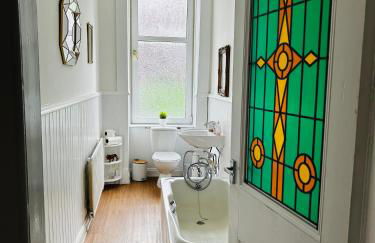 THE LAZY LION - Spacious 2 Bedroom - Town Centre Holiday Home Apartment - Photo 36