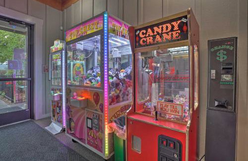 Resort-Style Klamath Falls Home, Golf Course View! - Foto 28