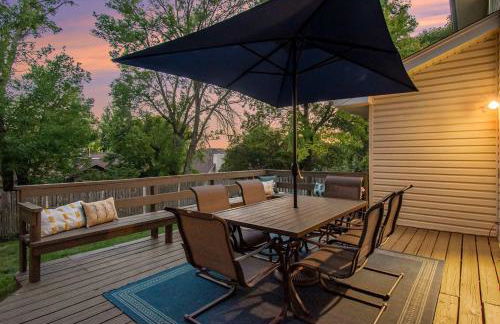 Central Family Oasis with Hot Tub & Fenced Yard - Foto 65