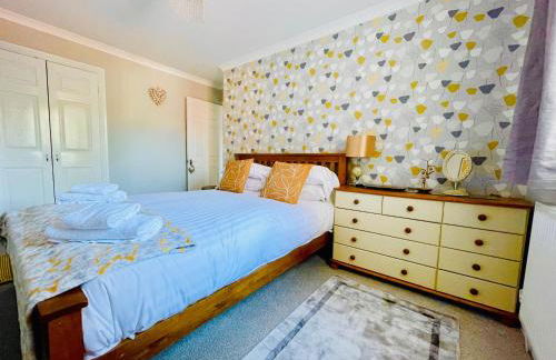 Tanglewood Close, 3 Bedroom house, Abergavenny with private parking, - Foto 7