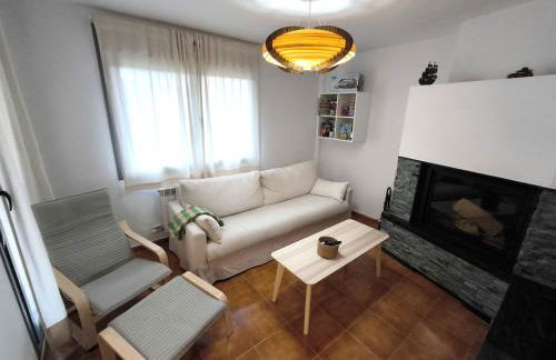 Unifamiliar con jardín, piscina, tenis y pádel - Foto 3