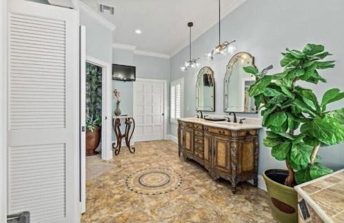 Flagler Beach Ocean Front Villa w/ Lg. In ground Pool-5-6Br/4Bth& attached apt - Photo 15