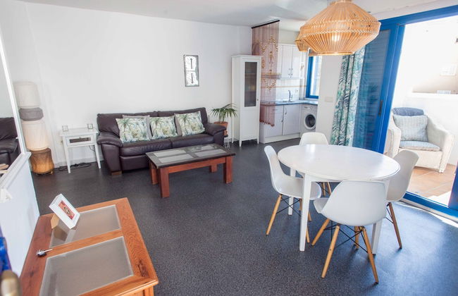 Beach House with Balcony and beach view - Photo 13