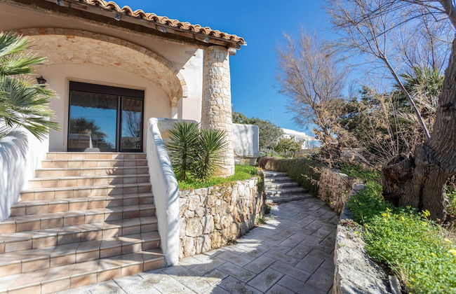 Emma's Villa facing the sea with swimming pool - Foto 32