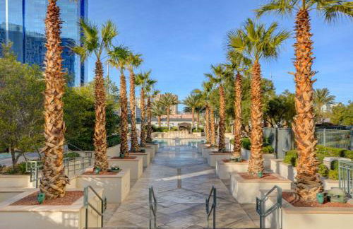 MGM Signature-17-801 1Br2Ba F1 Strip View Balcony - Foto 60