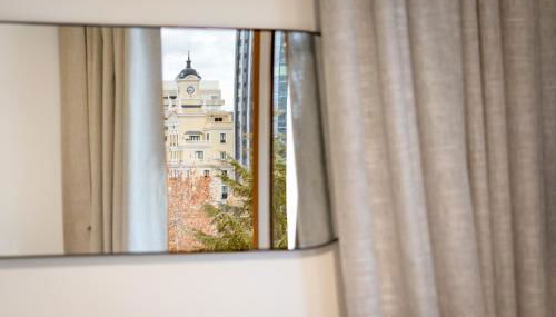 Best Location Puerta de Alcalá - Photo 4