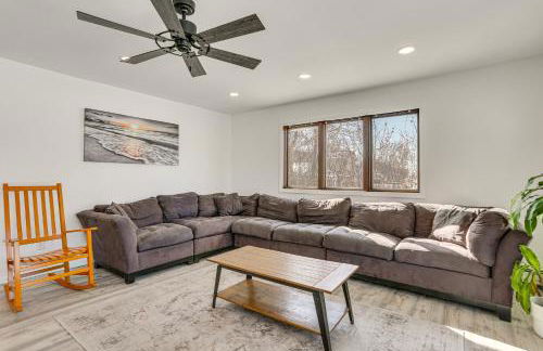 Game Room and Hot Tub Family Gem on Lake Hopatcong - Foto 5