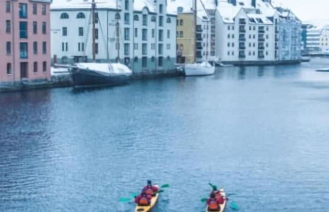 Family Friendly, Free Parking Space, Short Walk to Brosundet - Foto 9