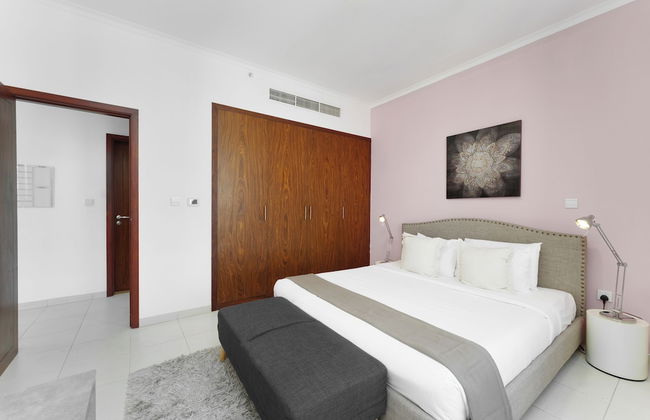 Maison Privee - Exclusive Apt w/ Direct Burj Khalifa Views - Photo 8