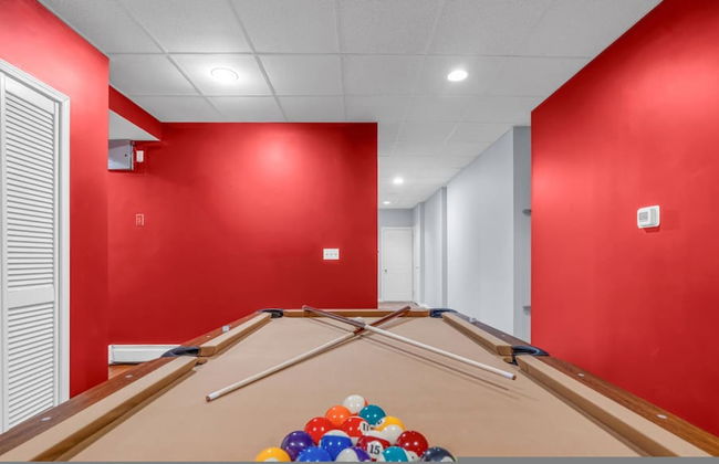 Cozy Private Home W Fireplace Outdoor Kitchen - Photo 15