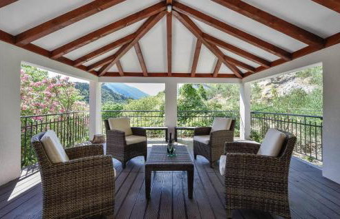 Beautiful Home In Kucice With Wifi - Photo 2