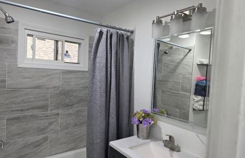 Charming 3 bedroom 2 bath home in Bloomfield with wishing well - Foto 42