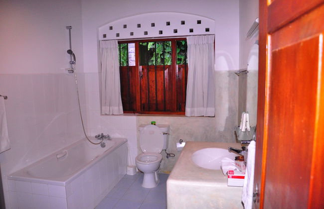 Serenity Lake Front Villa - Foto 41