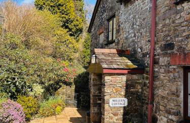 Miller's Cottage - Photo 1