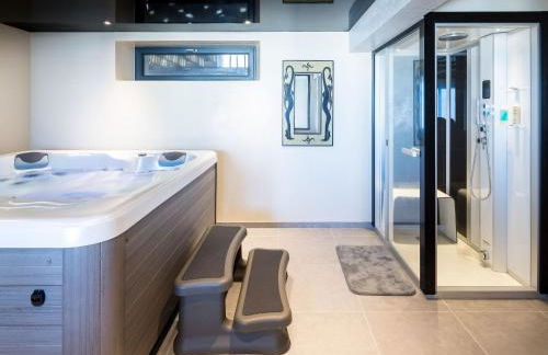 Holiday Home Villa Tante Alice Meerblick Komfort Villa Alleinlage mit Aufzug Jacuzzi Dampfb by Interhome - Foto 4