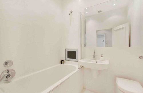 Stunning Grand 2 bed, 2 bath apartment, - Foto 22