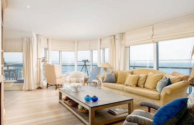 Stunning Penthouse With Free Parking and sea View - Foto 1