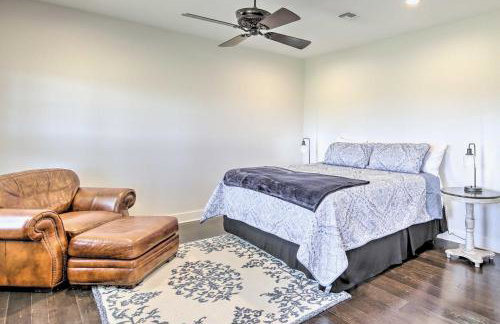 Spacious Texas Getaway with Fire Pit and Pond! - Foto 13