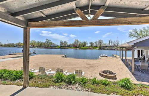 Lakefront Bellevue Home Private Beach and Fire Pit! - Foto 25