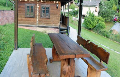 Tradicionalna zagorska drvena kuća Stara murva - Foto 24